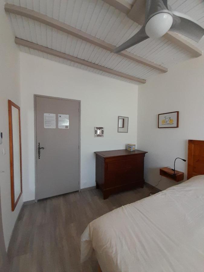كابيستانج La Pause Sous Le Pin B&B Chambres D'Hotes المظهر الخارجي الصورة